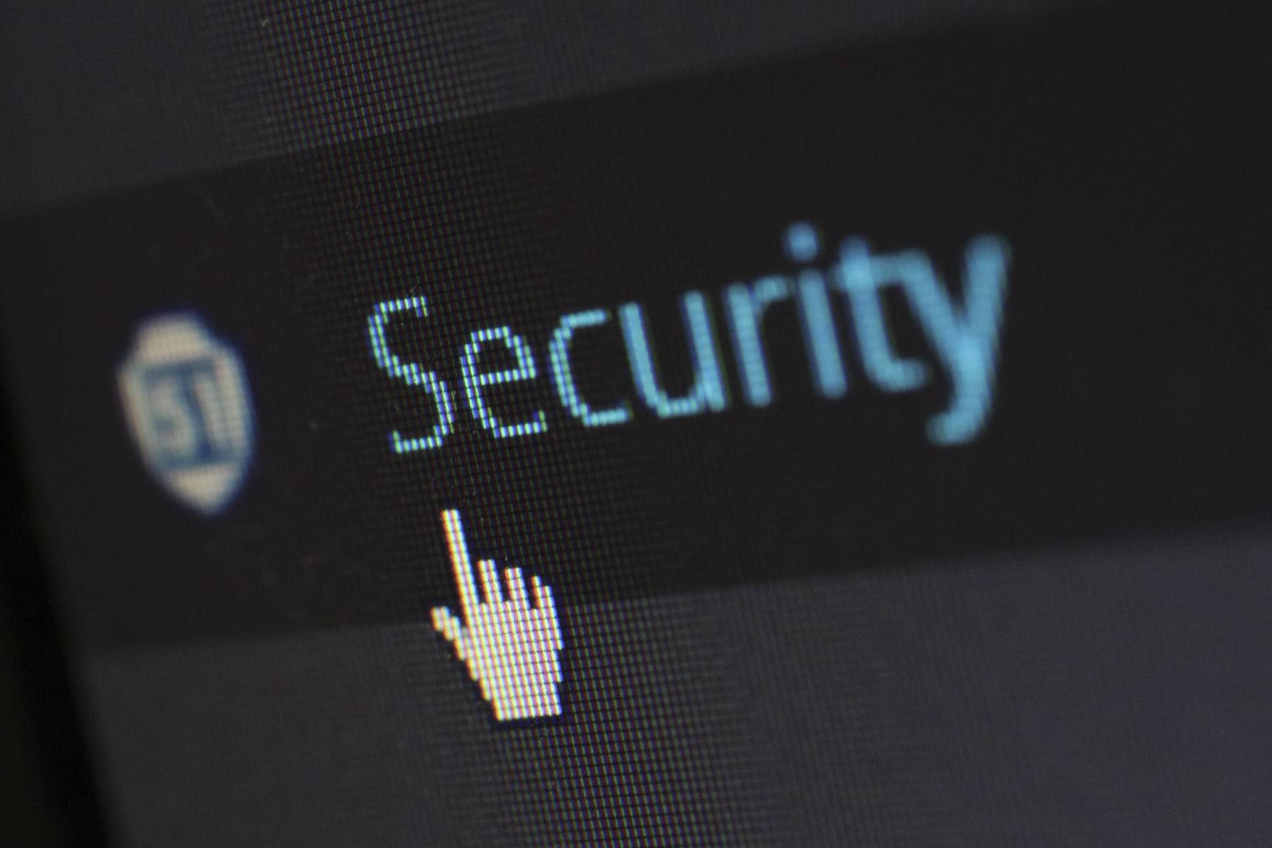 Nahaufnahme eines Bildschirms mit dem Wort „Security"